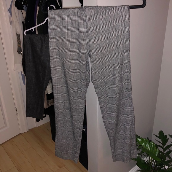 Brandy Melville Tilden Checkered Pants - Picture 4 of 8